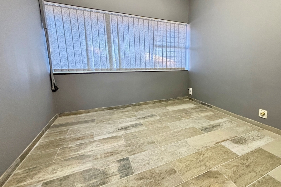 To Let commercial Property for Rent in Uitvlught Free State